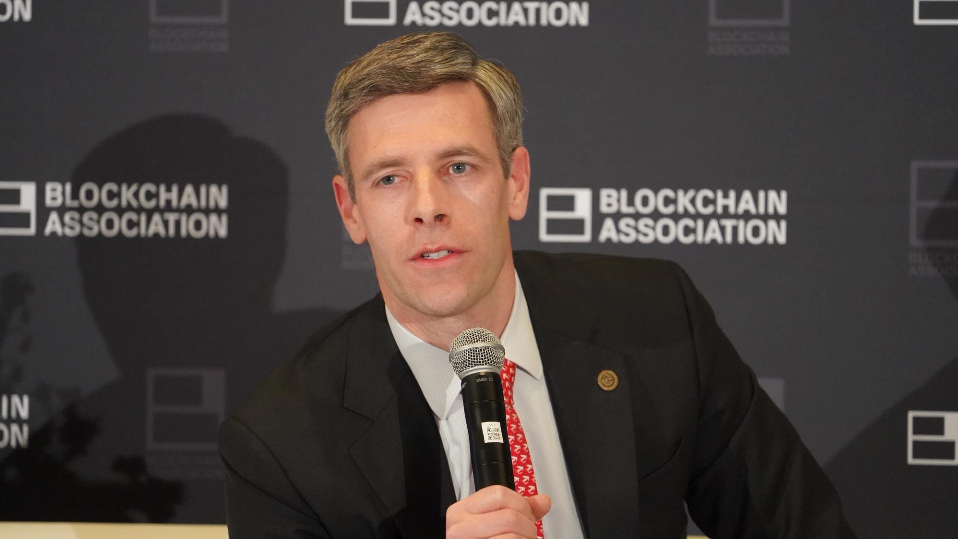 Banking Group Takes U.S. Regulator to Court Over Crypto Trust Charters