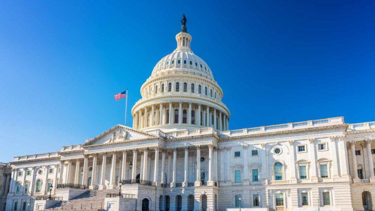 Senators Warren and Curtis Question Kalshi, Polymarket Over Election Insider Trading Concerns
